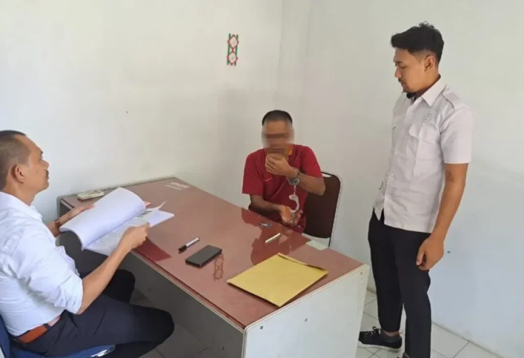 Pelaku penyebar foto bugil mantan diserahkan ke Jaksa, (Foto: ist)