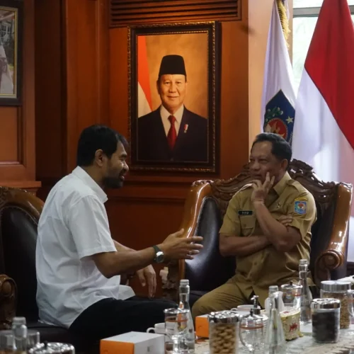 Foto: Gubernur Aceh, Muzakir Manaf melakukan silaturrahmi dengan Mendagri, Tito Karnavian di Ruang Kerja Mendagri, Jalan Medan Merdeka Utara, Jakarta Pusat, Selasa, (11/11/2025)