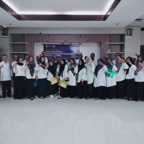 Foto: Kepala Dinas Komunikasi, Informatika dan Persandian Halidi, SSos, MM, membuka kegiatan sosialisasi sistem manajemen keamanan informasi (SMKI)