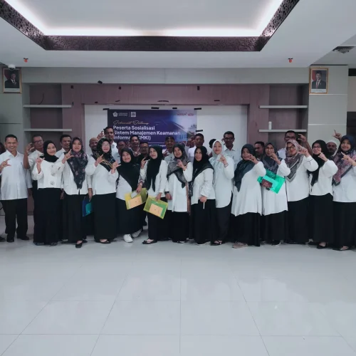 Foto: Kepala Dinas Komunikasi, Informatika dan Persandian Halidi, SSos, MM, membuka kegiatan sosialisasi sistem manajemen keamanan informasi (SMKI)