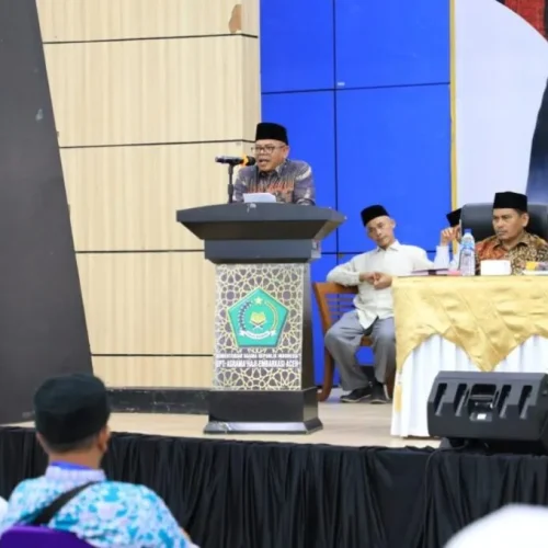 Sekda Aceh Utara, Dr A Murtala, MSi, melepaskan 392 calon jamaah haji Kloter 8 Aceh Utara di Asrama Haji Banda Aceh