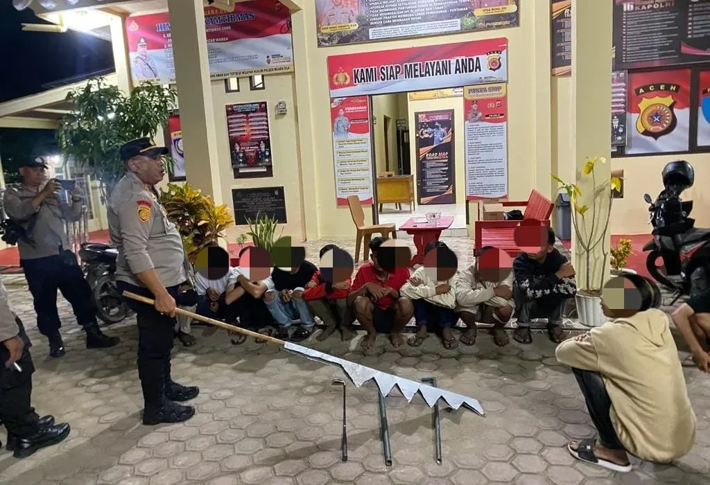 FOTO: Personil Polsek Muara dua, Amankan Pemuda dan BB yang diduga hendak tawuran