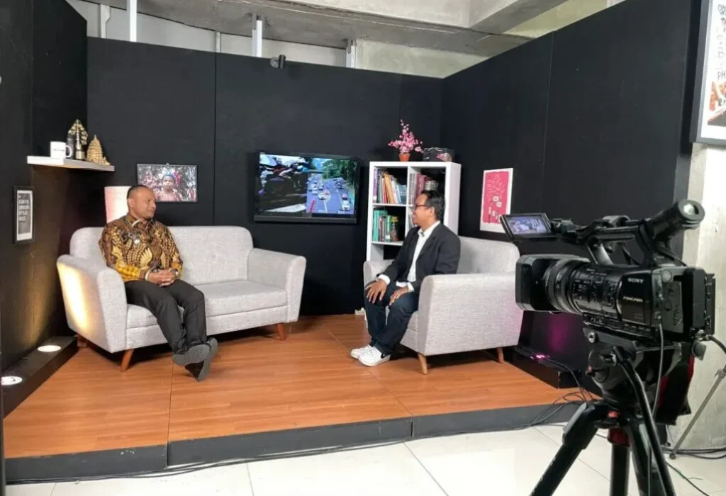 FOTO: Pj Wali Kota Lhokseumawe Menjadi Narasumber pada Podcast Tempo