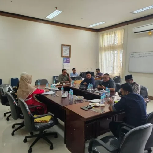 FOTO: Ketua Komisi III DPRK Aceh Utara, Razali, SE Pimpin Rapat RDP diruang Komisi III