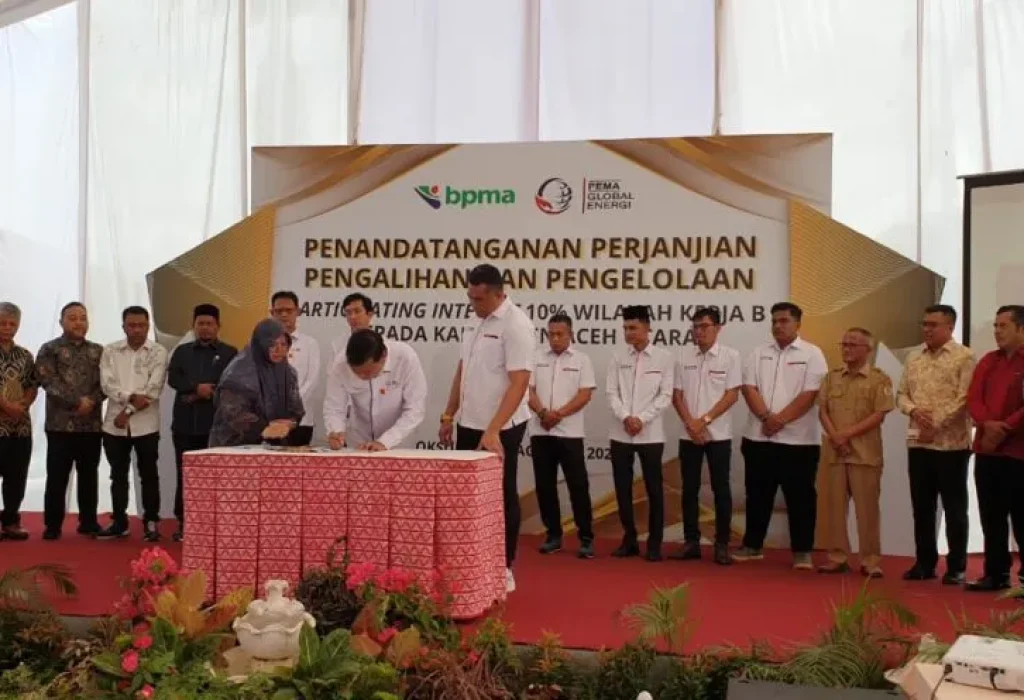 FOTO; Penandatangan Perjanjian Pengalihan Dan Pengelolaan PI 10 Persen Antara PGE dan PT PE NSB