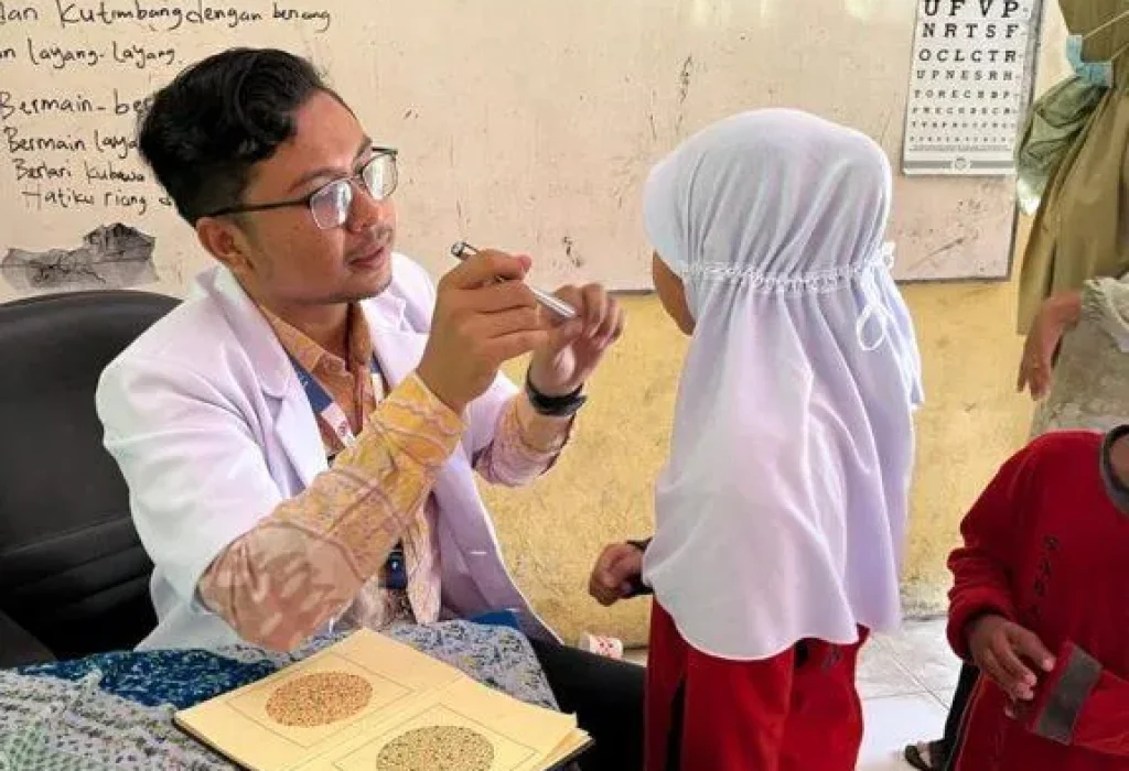 Foto: Dokter Fitrah Phalevi yang kini dipercaya sebagai bendahara Palang Merah Indonesia Kabupaten Aceh Utara