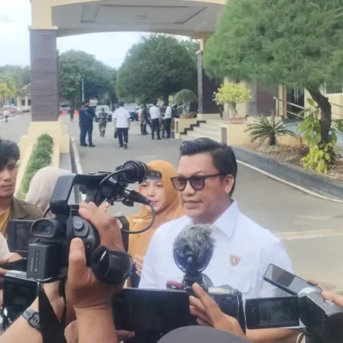 Foto: Penyidik Subdit Tipidkor Ditreskrimsus Polda Aceh memberikan keterangan telah mengirimkan berkas tahap I perkara korupsi pengadaan tempat cuci tangan atau wastafel