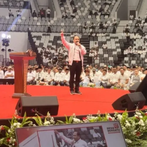 FOTO: Ketua Komite I Senator asal Aceh H Fachrul Razi MIP hadir memberikan orasi dalam Silaturahmi Nasional Kepada Desa dan Perangkat Desa Se-Indonesia