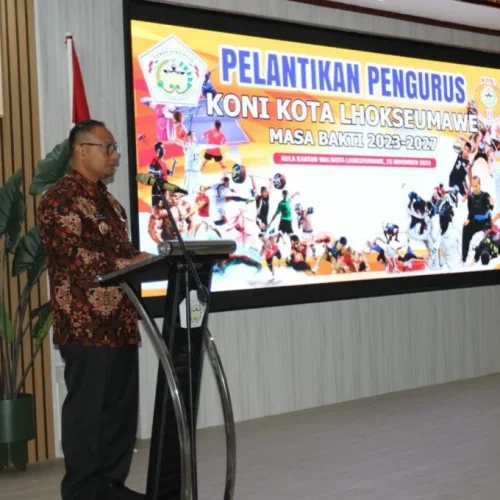 Foto: Penjabat Wali Kota Lhokseumawe, Dr. Drs. Imran, M.Si, MA.Cd memberikan peringatan tegas kepada Pengurus KONI