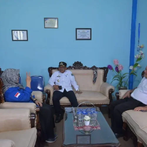 Foto: Penjabat Bupati Aceh Jaya, Dr. A. Murtala., M.Si., melakukan kunjungan kerja ke Dinas Kependudukan dan Pencatatan Sipil Kabupaten Aceh Jaya