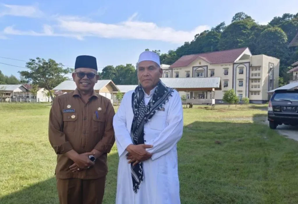 Foto: Pj Bupati Aceh Jaya Bersama Walidi H. Mustafa Sarong
