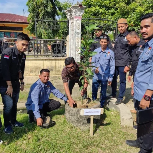 Foto: PPK Matangkuli bersama Muspika Melakukan penanaman pohon