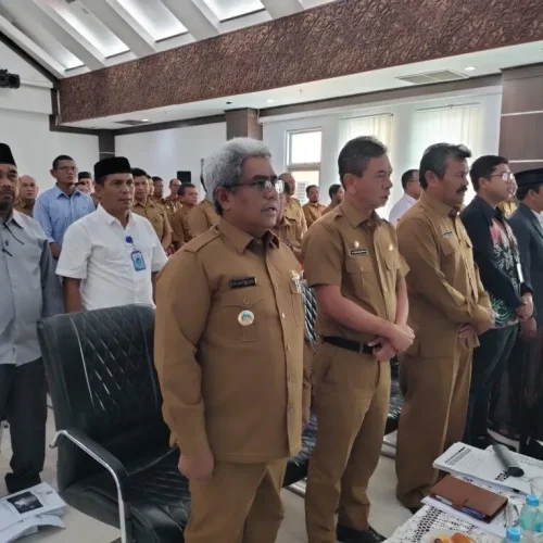 Foto: Pj Bupati Mahyuzar pada pembukaan kegiatan forum konsultasi publik rancangan awal (Ranwal) Rencana Kerja Pemerintah Daerah (RKPD) Kabupaten Aceh Utara Tahun 2025. Kegiatan itu berlangsung di aula Kantor Bupati di Landing Kecamatan Lhoksukon, Selasa, 20 Februari 2024.