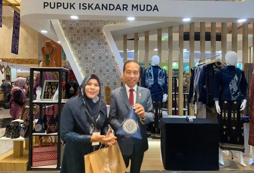 Foto: Presiden Joko Widodo mengunjungi stand PT PIM