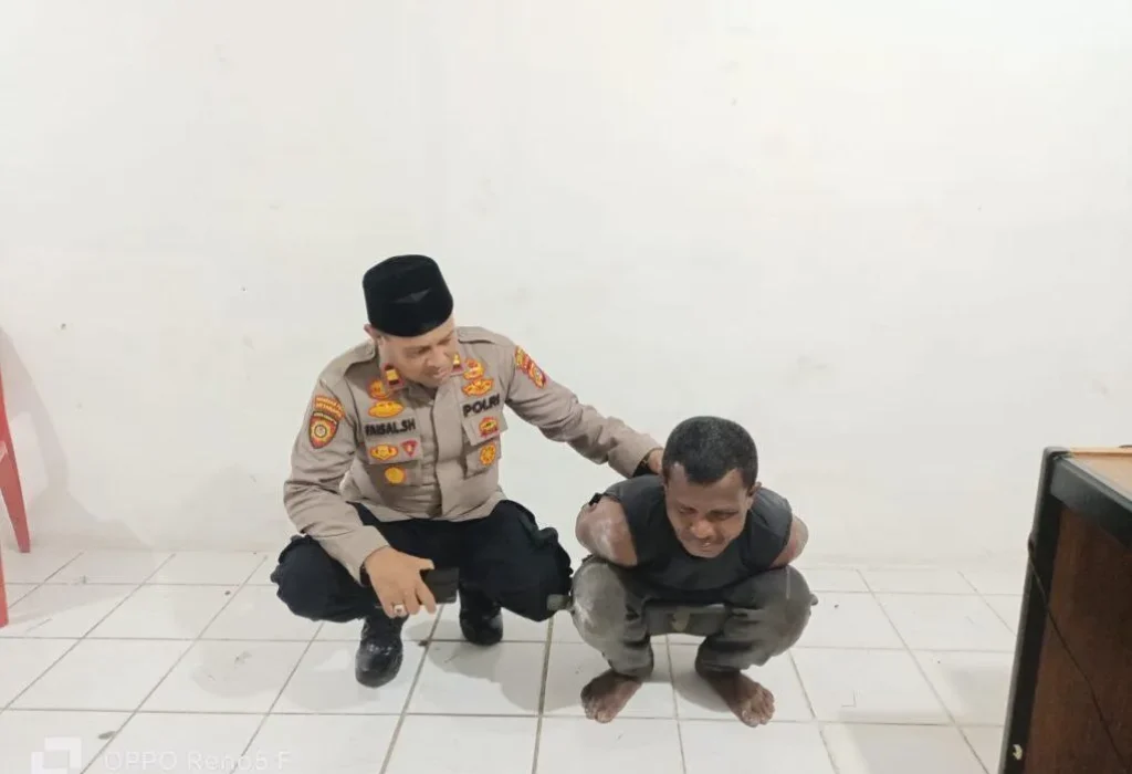 Foto: Kepolisian Resor Lhokseumawe Sektor Dewantara berhasil melakukan penangkapan terhadap terduga pelaku pemerkosaan terhadap seorang anak di bawah umur di Dewantara, Kabupaten Aceh Utara, selasa (19/3/2024) siang.