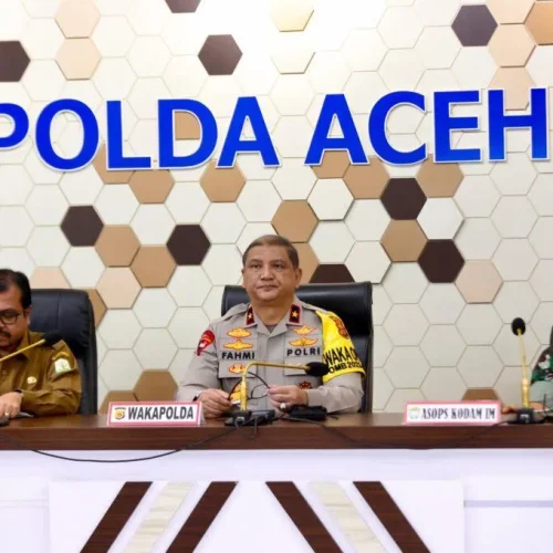 Foto: Penjabat Sekretaris Daerah Aceh, Azwardi AP, menghadiri Rapat Koordinasi Lintas Sektoral  Operasi Ketupat Seulawah 2024, di Aula Machdum Sakti Polda Aceh, Selasa, 2/4/2024
