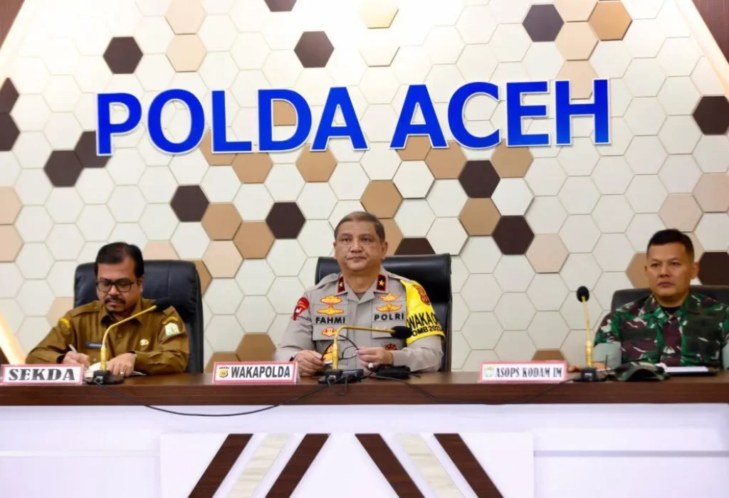 Foto: Penjabat Sekretaris Daerah Aceh, Azwardi AP, menghadiri Rapat Koordinasi Lintas Sektoral  Operasi Ketupat Seulawah 2024, di Aula Machdum Sakti Polda Aceh, Selasa, 2/4/2024