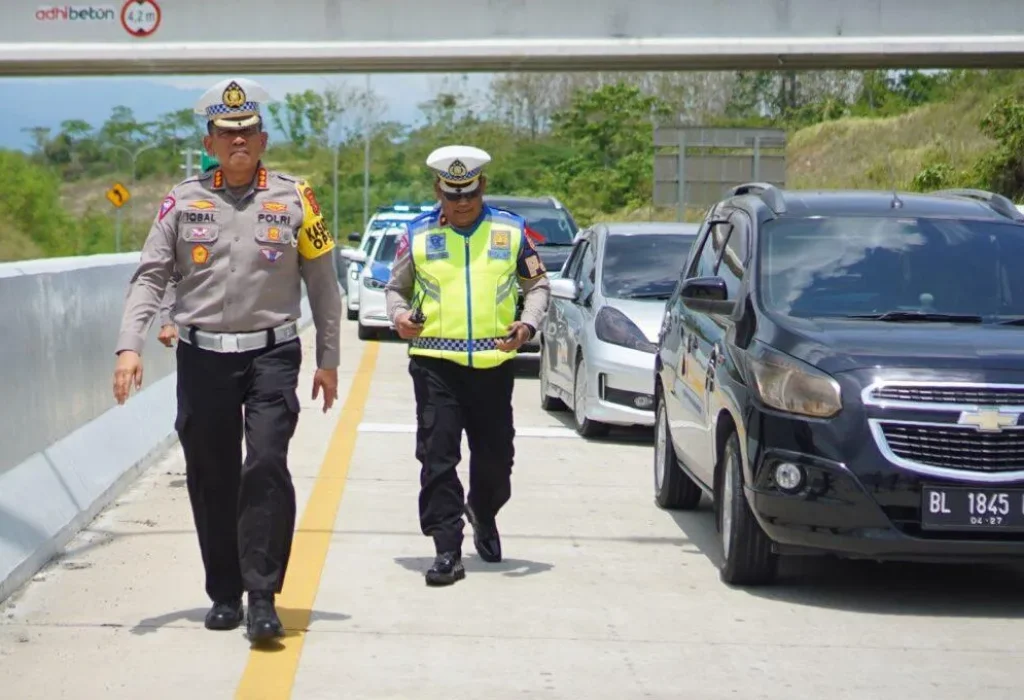 Foto: Dirlantas Polda Aceh Imbau Pengguna Jalan Tol Siapkan Saldo yang Cukup