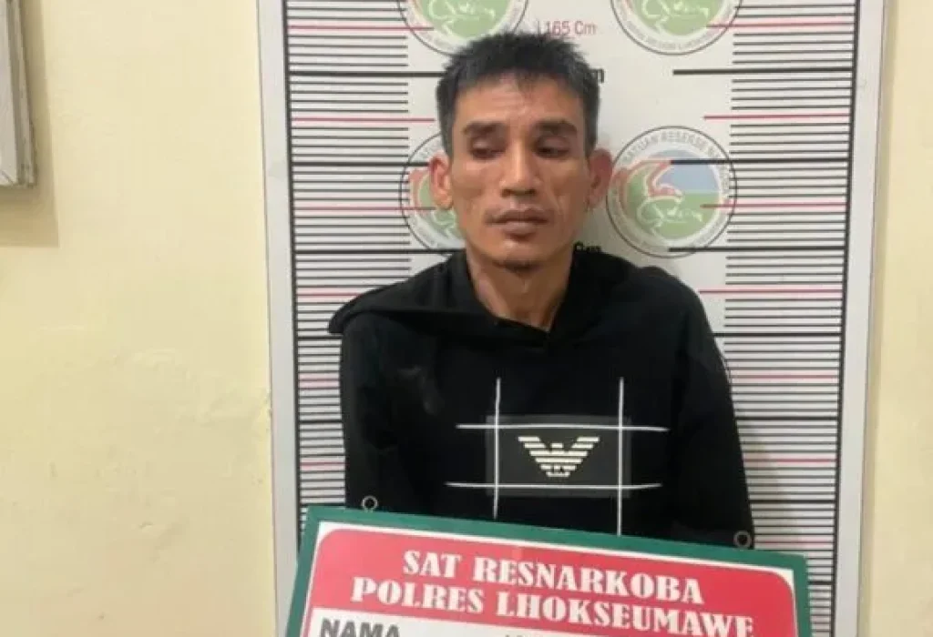 Foto: tersangka adalah IT (42 tahun) seorang wiraswasta yang tinggal di Dusun 3 Ulee Buket, Desa Blang Panyang, Kota Lhokseumawe