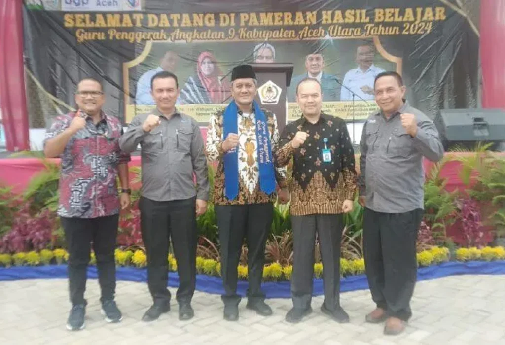 Foto: Penjabat Bupati Aceh Utara diwakili oleh Pj Sekretaris Daerah Dayan Albar, SSos, MAP, menghadiri Lokakarya ke-7 Festival Panen Karya Guru Penggerak Angkatan 9 di lapangan upacara Landing Kecamatan Lhoksukon, Kamis, 25 April 2024.