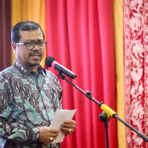 Foto: Pj Sekda Aceh, Azwardi saat memberikan sambutan pada acara jamuan makan malam bersama Pj Sekda Aceh dan para Kepala SKPA, di Meuligoe Gubernur Aceh, Jumat, 26/4/2024.acara jamuan makan malam bersama Pj Sekda Aceh dan para Kepala SKPA, di Meuligoe Gubernur Aceh, Jumat, 26/4/2024.