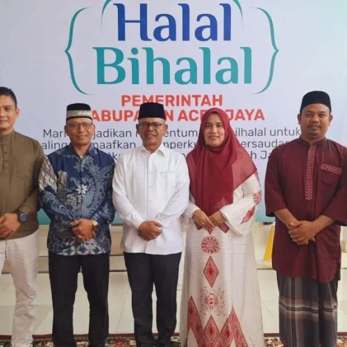 Foto: Foto: Pj Bupati Aceh Jaya, Dr. A. Murtala, M.Si berfoto bersama usai kegitan Halal Bihalal