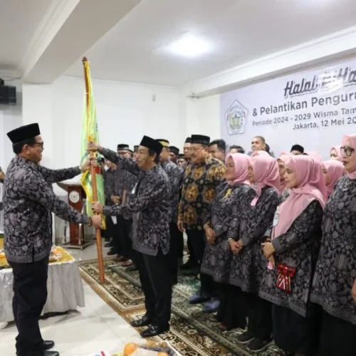 Foto: Pj Wali Kota Lhokseumawe A. Hanan resmi mengukuhkan Pengurus Seuramoe Syadara Lhokseumawe (SEUSAMA) Periode 2024-2029, di Wisma Taman Iskandar Muda Jakarta, Minggu (12/5/2023).