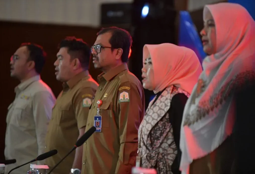 Foto: Pj. Sekda Aceh, Azwardi AP Membuka Rapat Konsorsium Pemajuan Kebudayaan Aceh Tahun 2024 " Maju Bersama Membangun Kebudayaan Aceh" di Hermes Palace Hotel, Banda Aceh, Selasa, 14/05/2024.
