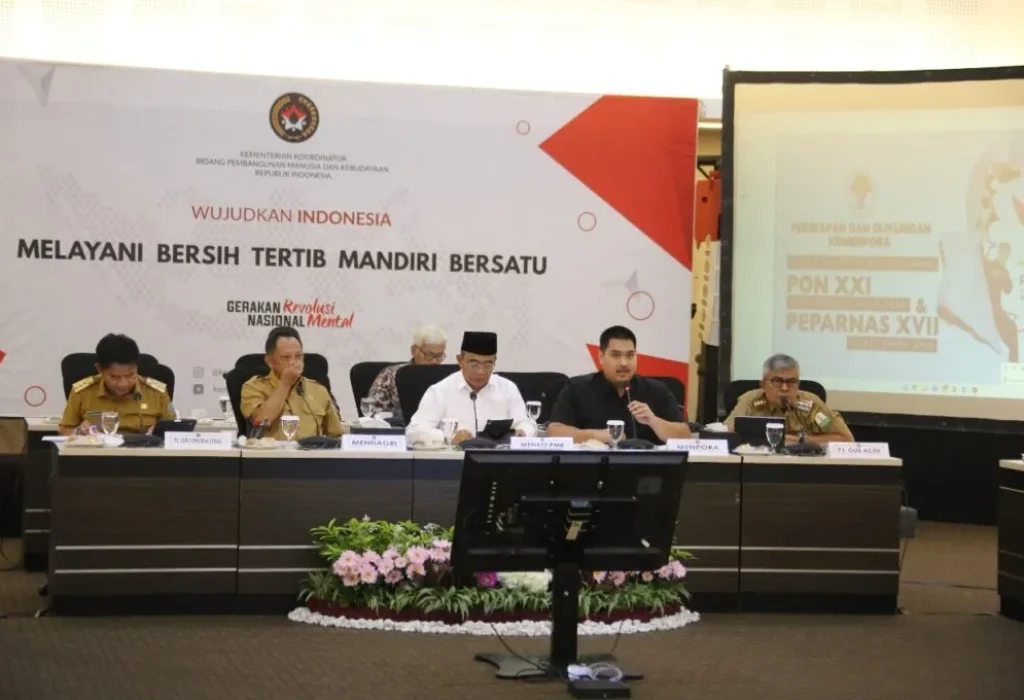 Foto: Menteri Koordinator Bidang Pembangunan Manusia dan Kebudayaan (Menko PMK) Muhadjir Effendy, bersama Menteri Dalam Negeri (Mendagri) Tito Karnavian dan Menteri Pemuda dan Olahraga Republik Indonesia (Menpora) Dito Ariotedjo, Penjabat Gubernur Aceh, Bustami Hamzah, dan Penjabat Gubernur Sumatera Utara, Mayjen TNI (Purn) Hassanudin menggelar Rakor Tingkat Menteri mengenai persiapan Pekan Olahraga Nasional (PON) di Aceh dan Sumatera Utara di Gedung Kemenko PMK, Jakarta, Selasa, 14 Mei 2024. (Foto: Humas BPPA)