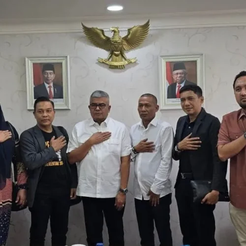 Foto: Penjabat (Pj) Gubernur Aceh Bustami Hamzah dan Ketua Dewan Perwakilan Rakyat Aceh (DPRA) Zulfadli menerima Pimpinan Komisi Independen Pemilihan (KIP Aceh), Rabu 15 Mei 2024 di Kantor Badan Penghubung Pemerintah Aceh (BPPA), Jakarta.
