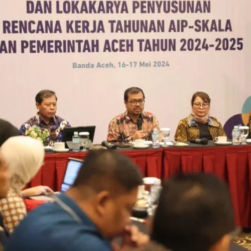 Foto: Penjabat Sekretaris Daerah Aceh, Azwardi AP, M.Si.,membuka pertemuan Komite Program Provinsi dan Lokakarya Penyusunan Rencana Kerja Tahunan AIP-SKALA dan Pemerintah Aceh tahun 2024-2025, di Hermes Palace Hotel.
