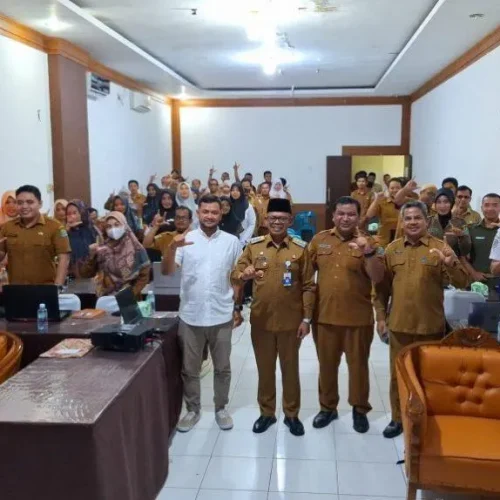 Foto: Pj. Bupati Aceh Jaya, Dr. A. Murtala., M.Si., membuka kegiatan bimbingan teknis (bimtek) aplikasi PPID di lingkungan Pemerintah Kabupaten Aceh Jaya pada selasa (21/5/2024).