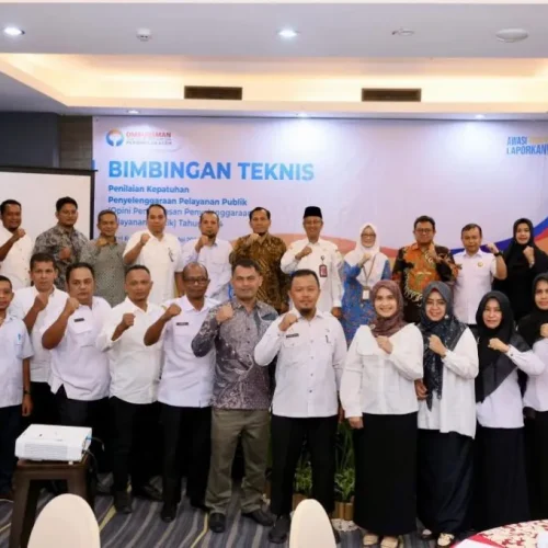 Foto: sisten III setda Aceh Iskandar Ap menghadiri dan Memberi Sambutan pada Acara Bimbingan Teknis Penilaian Kepatuhan Penyelenggaraan Pelayanan Publik Tahun 2024, Rabu 22 /5/2024 di hotel Kriyad Muraya