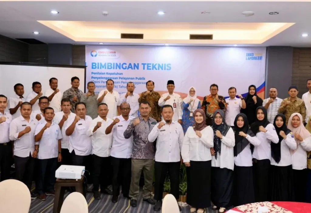 Foto: sisten III setda Aceh Iskandar Ap menghadiri dan Memberi Sambutan pada Acara Bimbingan Teknis Penilaian Kepatuhan Penyelenggaraan Pelayanan Publik Tahun 2024, Rabu 22 /5/2024 di hotel Kriyad Muraya