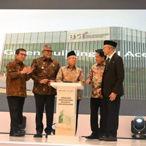 Foto: Wakil Presiden (Wapres) K.H. Ma'ruf Amin pagi ini meresmikan Green Building Bank Syariah Indonesia (BSI) Aceh yang berlokasi di Jl. Teungku Daud Beureuh No. 15, Banda Aceh, Provinsi Aceh, Kamis (30/05/2024).