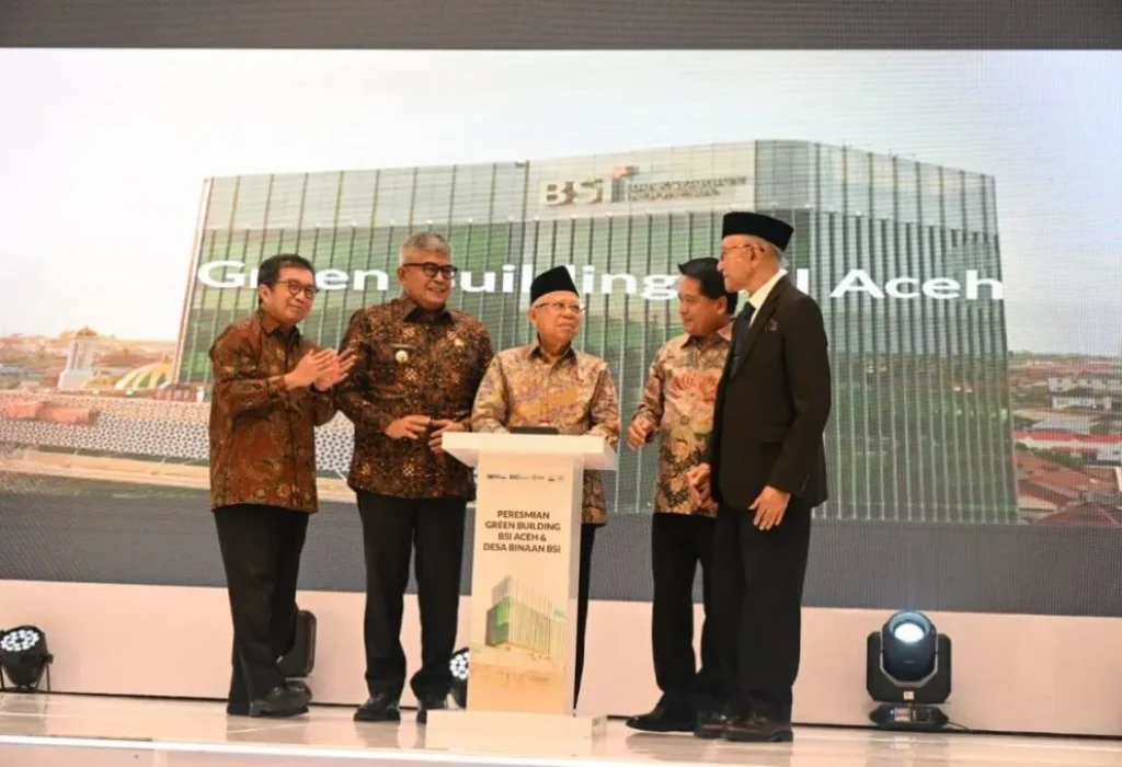 Foto: Wakil Presiden (Wapres) K.H. Ma'ruf Amin pagi ini meresmikan Green Building Bank Syariah Indonesia (BSI) Aceh yang berlokasi di Jl. Teungku Daud Beureuh No. 15, Banda Aceh, Provinsi Aceh, Kamis (30/05/2024).