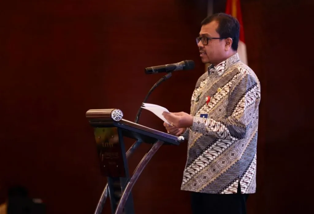 Foto: Pj Sekda Aceh Azwardi Memberi Sambutan pada Acara Rapat Koordinasi Pencegahan Korupsi "Sinergitas Antar Lembaga Dalam Pencegahan Korupsi Terintegrasi" kamis 30/5/2024 di hermes hotel
