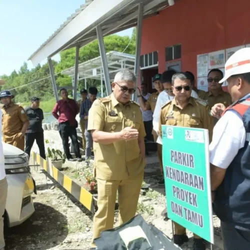 Foto: Penjabat Gubernur Aceh Bustami meninjau pengerjaan venue pacuan kuda yang akan digunakan untuk kegiatan Pekan Olahraga Nasional (PON) 2024 di Belang Bebangka, Kecamatan Pegasing, Aceh Tengah, Selasa 4 Juni 2024. Pj Gubernur dalam kunjungan itu didampingi Pj Bupati Aceh Tengah T Mirzuan, sejumlah kepala Satuan Kerja Perangkat Aceh dan kepala Biro terkait, Forkopimdakab Aceh Tengah serta sejumlah pejabat terkait lainnya.