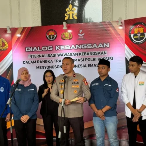 Foto: Divisi Humas Polri bersama Persatuan Mahasiswa Pecinta Tanah Air Indonesia (PMPI) menggelar dialog kebangsaan dengan tema 'Internalisasi Wawasan dalam rangka Transformasi Polri Presisi Menyongsong Indonesia Emas 2045' di The Tribrata Dharmawangsa, Jakarta, Senin (10/6/2024).