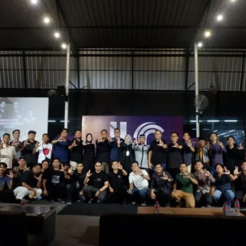 Foto: Inisiator Lhokseumawe Club (ILC) melakukan diskusi tentang advokasi, investigasi dan pengorganisiran terkait berbagai masalah di Kota Lhokseumawe