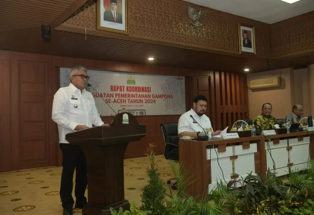 Foto: Penjabat Gubernur Aceh Bustami membuka Rapat Koordinasi Penguatan Pemerintah Gampong Seluruh Aceh di Gedung Serbaguna Setda Aceh, Jum’at, 5 Juli 2024.
