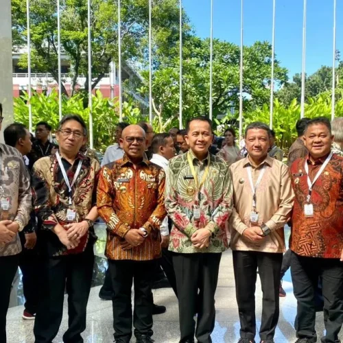 Foto: Pj Bupati Aceh Jaya berfoto Bersama Pj Bupati/Walikota Se indonesia