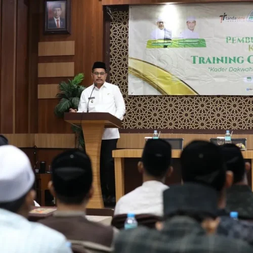 Foto:  Pj Walikota Lhokseumawe, A. Hanan, S.P., MM membuka TOT Kader Dakwah yang berlangsung di Hotel Diana