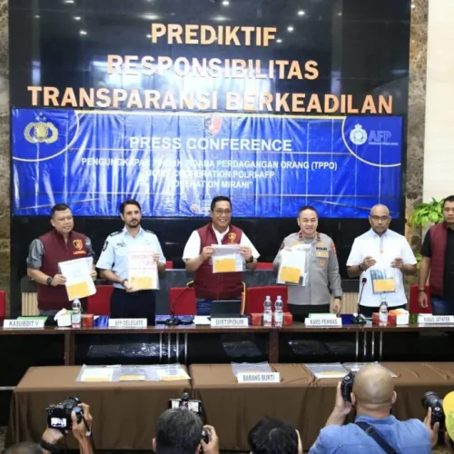 Foto: Direktur Tindak Pidana Umum Bareskrim Polri Brigjen Djuhandani mengatakan, pengungkapan kasus ini berawal dari informasi Australian Federal Police (AFP) pada 6 September 2023 tentang adanya tindak pidana perdagangan orang dengan modus bekerja sebagai PSK di Sydney, Australia.
