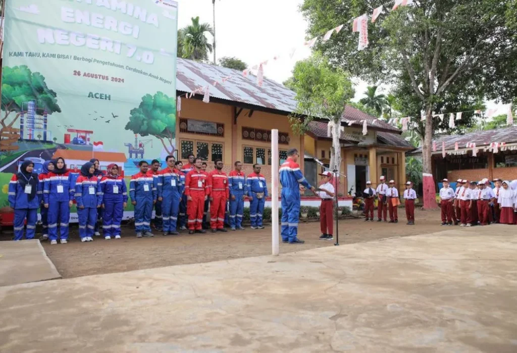 Foto: memperingati HUT RI ke-79, Kegiatan Pertamina Energi Negeri (PEN) 7.0 dilaksanakan secara serentak di 79 wilayah Indonesia. Perta Arun Gas selaku anak Perusahaan PT Pertamina Gas serta anggota dari Subholding Gas menggelar kegiatan ini bersama anak negeri dari SD Negeri 3 Nisam Antara, Aceh Utara