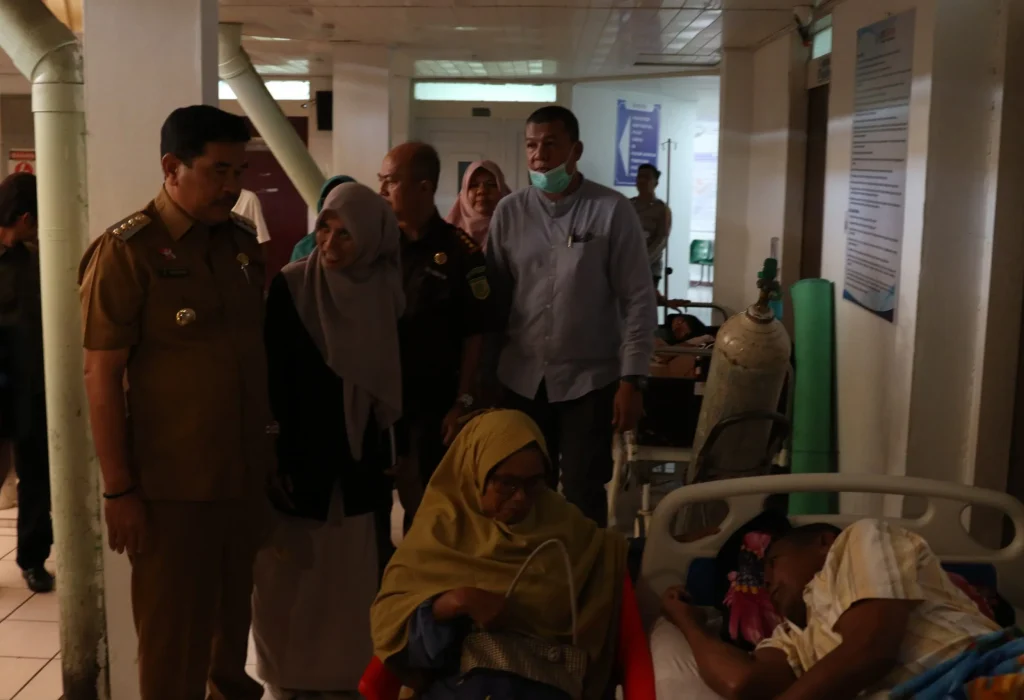 Foto:  Penjabat (Pj) Wali Kota Lhokseumawe, A. Hanan, SP, MM, meninjau RS Arun