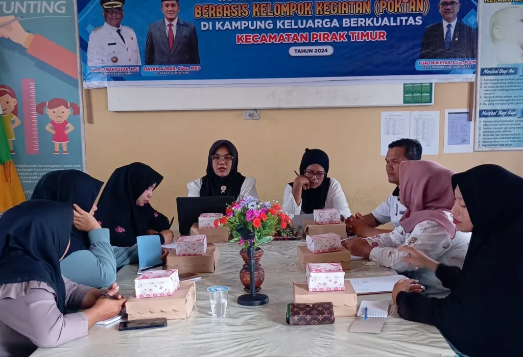 Foto: DPMPPKB Kabupaten Aceh menggelar kegiatan ketahanan keluarga berbasis kelompok kegiatan (Poktan) di Kampung Keluarga Berkualitas (KB) Kecamatan Meurah Mulia. Kegiatan ini berlangsung di Balai Penyuluhan KB Kecamatan setempat.