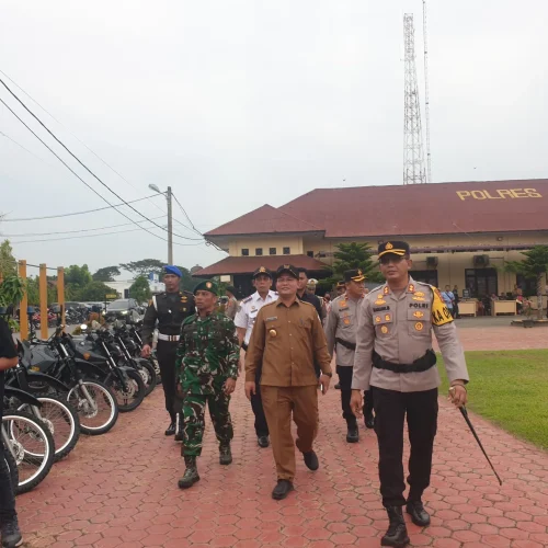Foto: Bupati Aceh Utara, Ismail A. Jalil, SE atau yang akrab disapa Ayahwa, menghadiri Apel Gelar Pasukan Operasi Ketupat Seulawah 2025 di Polres Aceh Utara