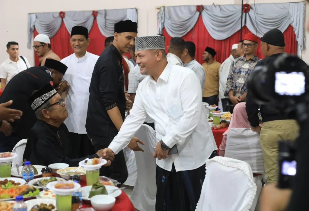 Foto:Bupati Aceh Utara, H. Ismail A. Jalil, SE, MM, menghadiri undangan buka puasa bersama dengan Jaringan Aneuk Syuhada Aceh (JASA) di Aula Hotel Lido Graha, Lhokseumawe