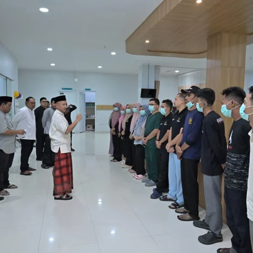 Foto: Bupati dan Wakil Bupati Aceh Jaya, Safwandi, S.Sos - Muslem D, SE yang turut didampingi Sekda bersama Kadis Kominsa ikut serta melakukan Inspeksi Mendadak